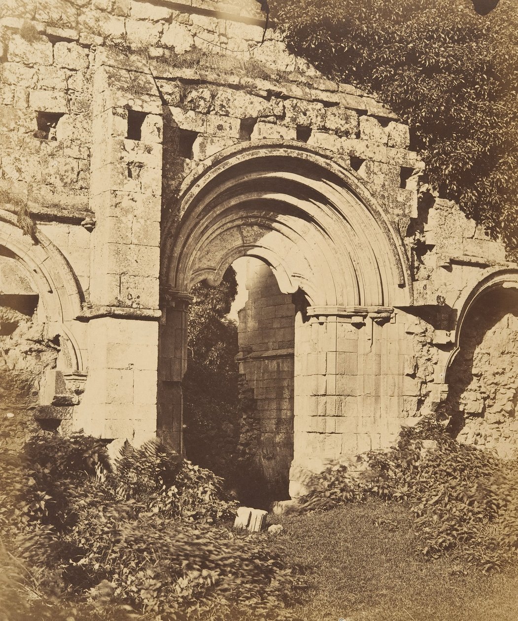 Rievaulx apátság. A refektórium ajtaja, 1850-es évek. alkotó: Joseph Cundall