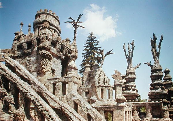 Az Ideális Palota 1879-1912 között épült alkotó: Joseph Ferdinand Cheval