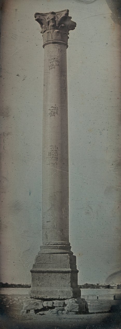 Pompeius oszlopa, Alexandria, 1842. alkotó: Joseph Philibert Girault De Prangey