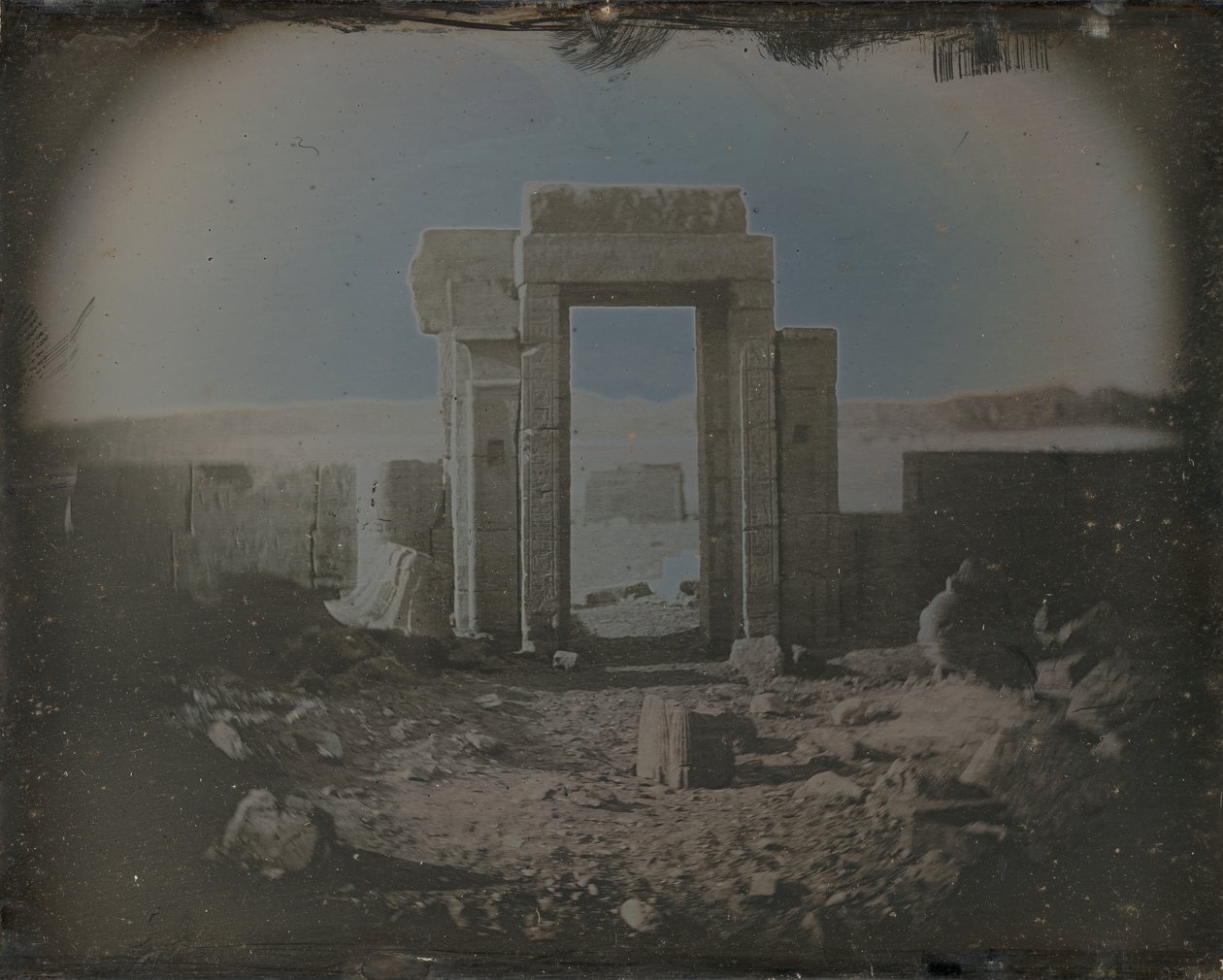 Hórusz temploma, Edfu, 1842-44. alkotó: Joseph Philibert Girault De Prangey
