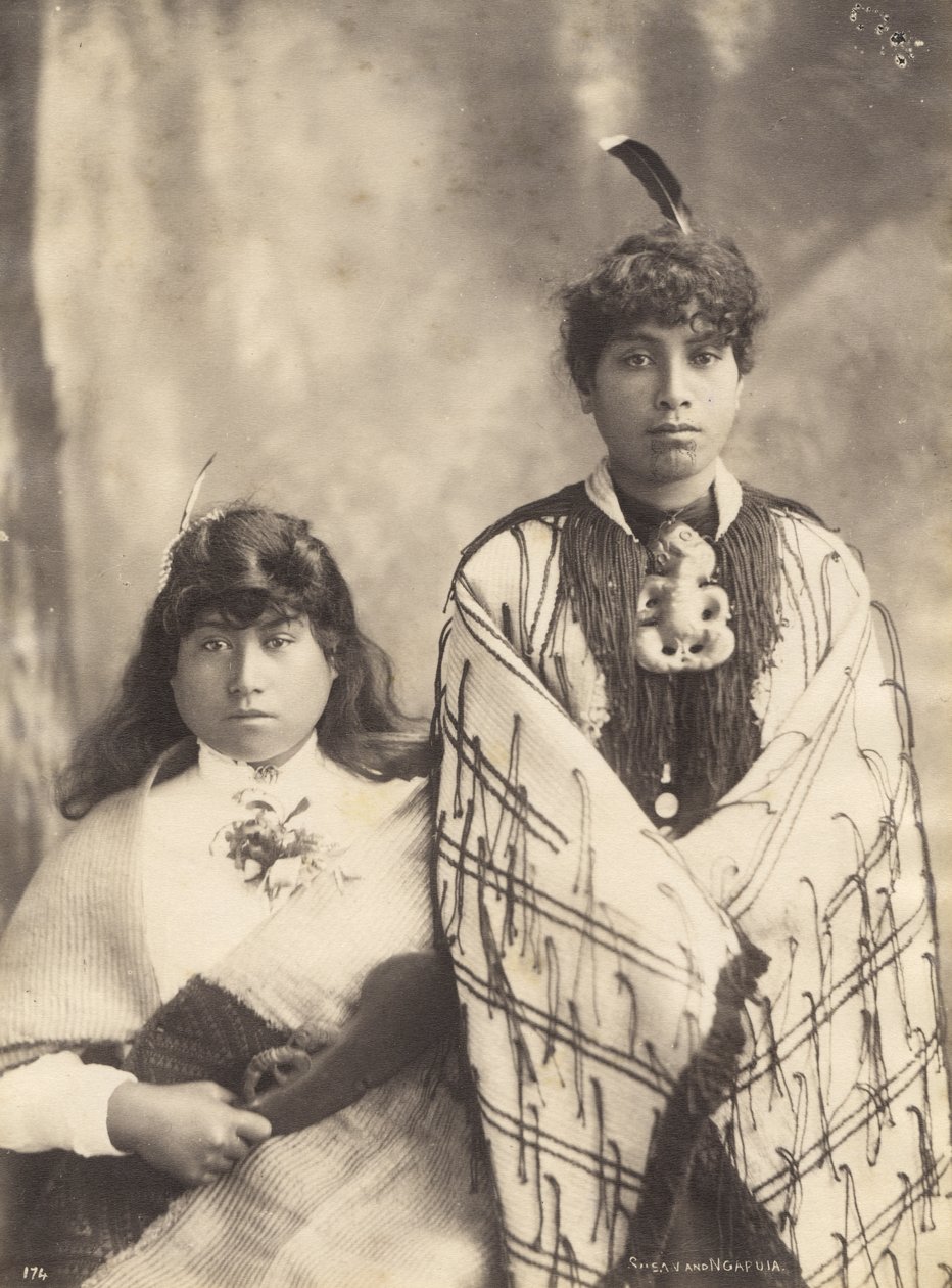 Susan és Ngapuia, 1900 körül (albumnyomat) alkotó: Josiah Martin
