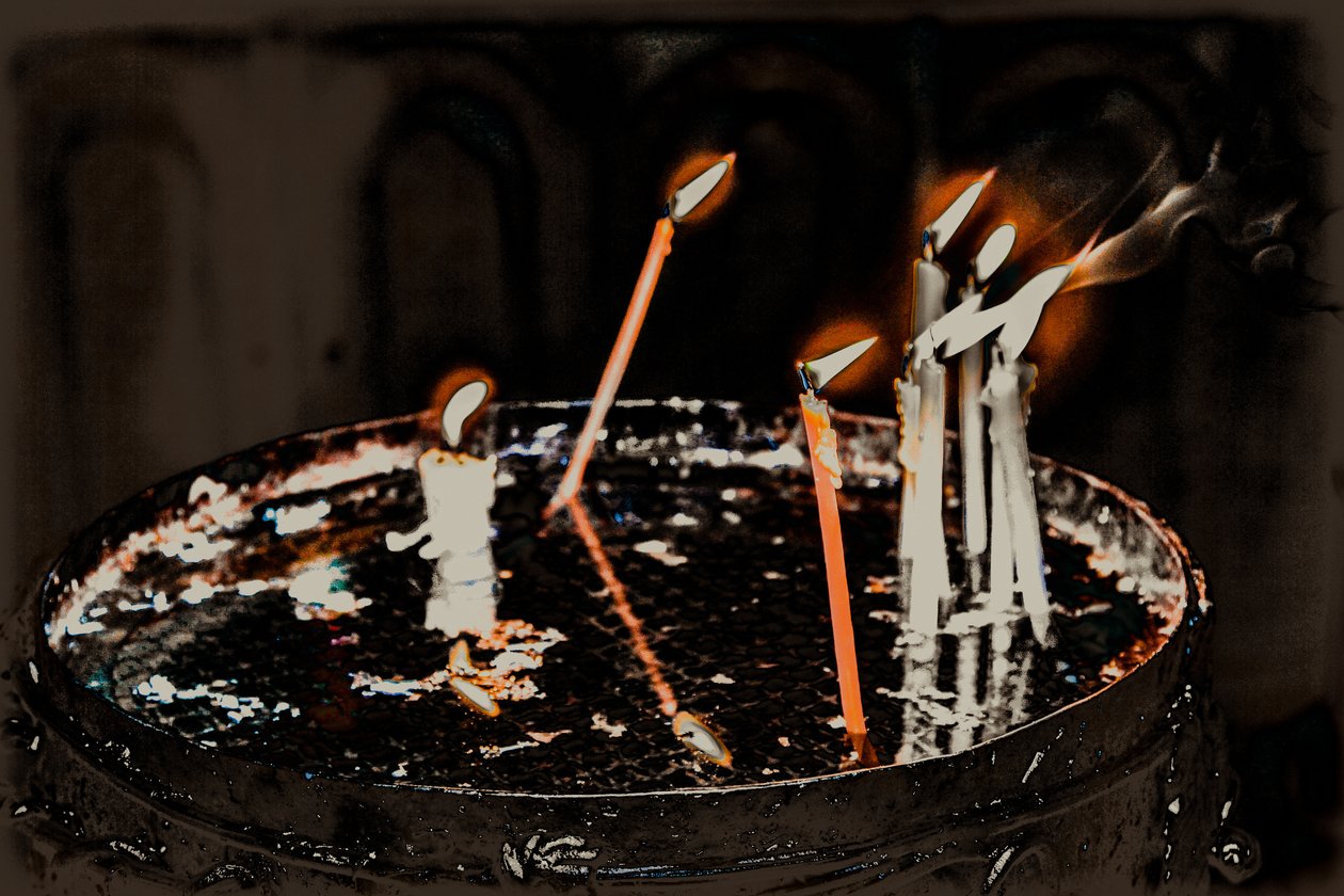 Lit Candles; a Szent Sír-templom sorozatból, 2016 (fotó) alkotó: Joy Lions