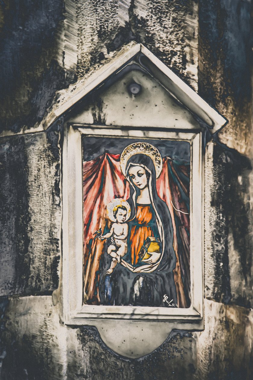Anya és gyermeke, a Mária és Jézus Savonnában sorozatból, 2015 (fotó) alkotó: Joy Lions