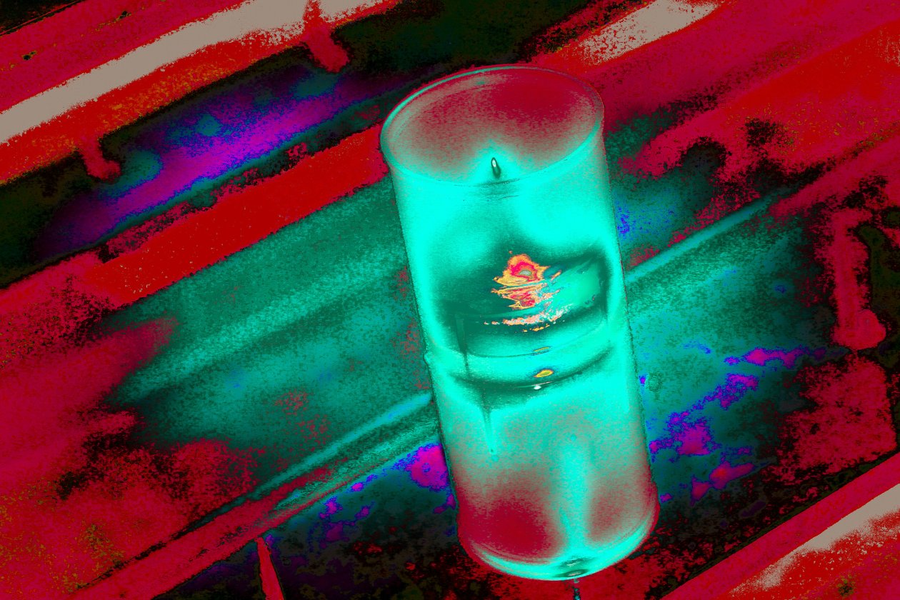 Imagyertya, a Votive Candles sorozatból, 2015 (fotó) alkotó: Joy Lions