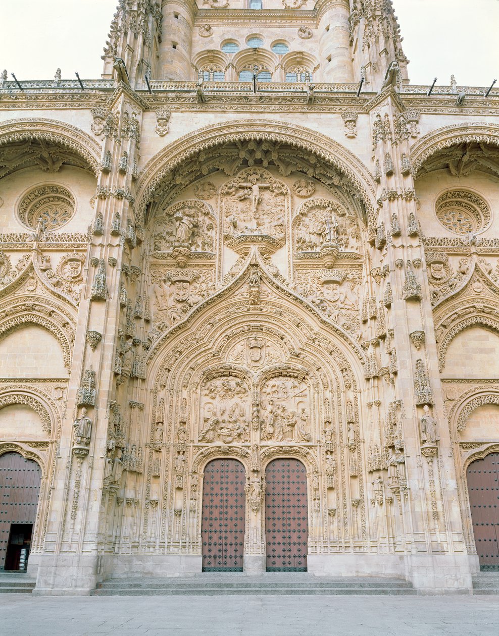 Születési kapu (homokkő) alkotó: Juan and Rodrigo Gil de Hontanon