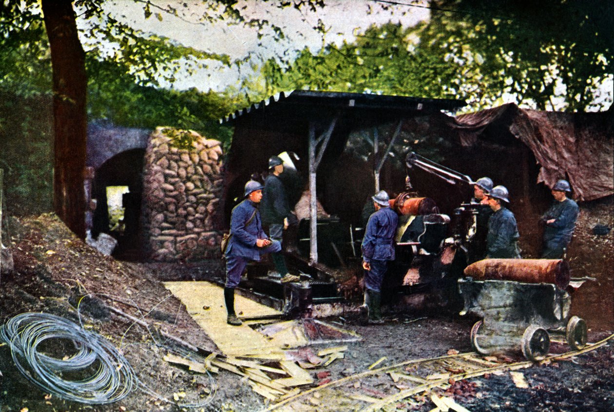 Egy francia nehézágyú üteg álcázó hálóval a fal mögött, Verdun, 1916. szeptember (autokróm) alkotó: Jules Gervais Courtellemont