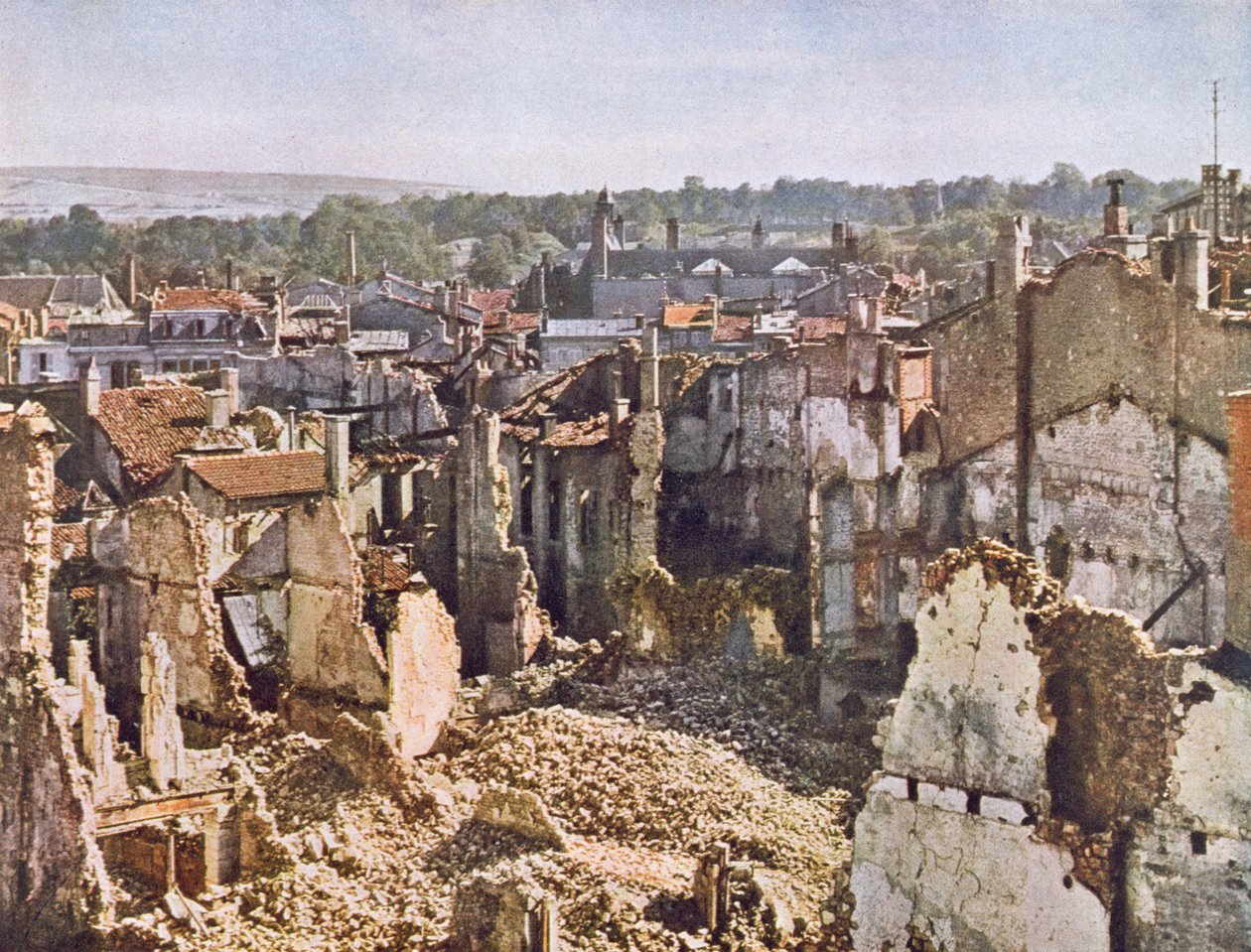 Verdun romjai 8 hónap bombázás után, 191617 (színes fotó után) alkotó: Jules Gervais Courtellemont