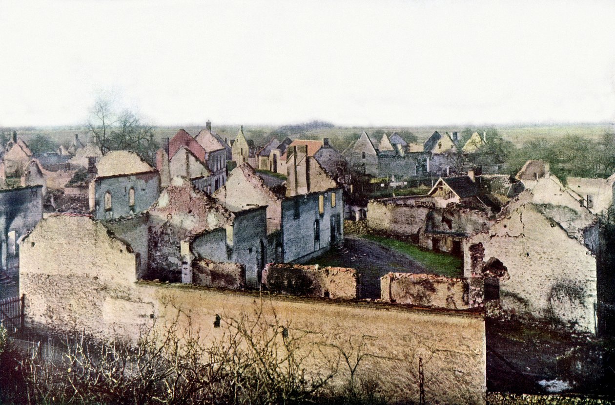 Châtillon-sur-Morin falu Esternaytól délre, a marne-i csata során Párizstól keletre, 1914. szeptember (autokróm) alkotó: Jules Gervais Courtellemont