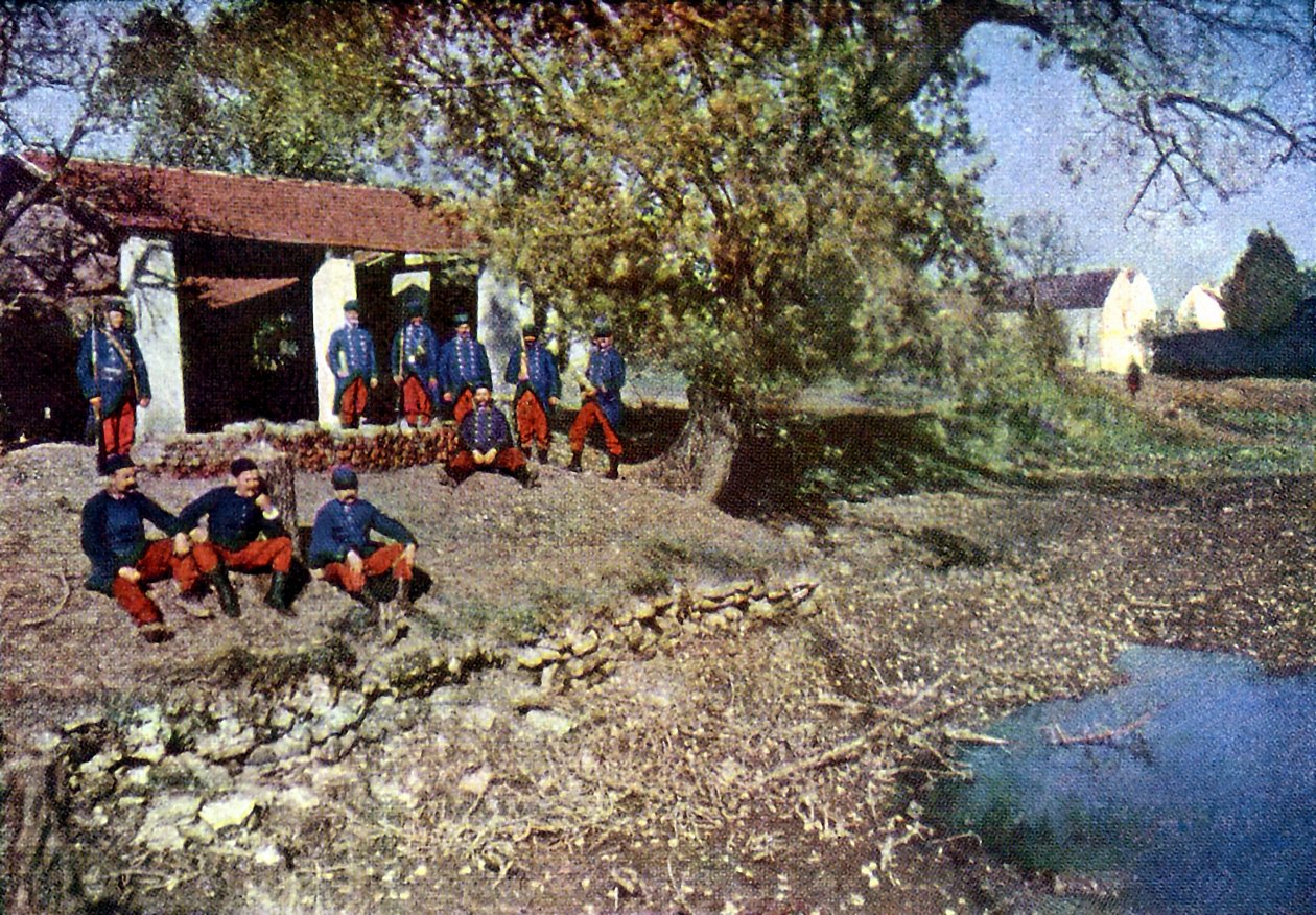 Francia katonák Monthyonban a marne-i csata idején Párizstól keletre, 1914. szeptember (autokróm) alkotó: Jules Gervais Courtellemont