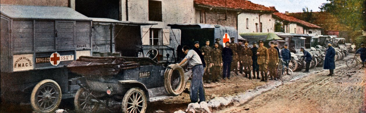 Az amerikai posta és mentőautók a Vöröskereszttel Dieue-sur-Meuse-ban, Verduntól északra, 1916 szeptembere (autochrome) alkotó: Jules Gervais Courtellemont