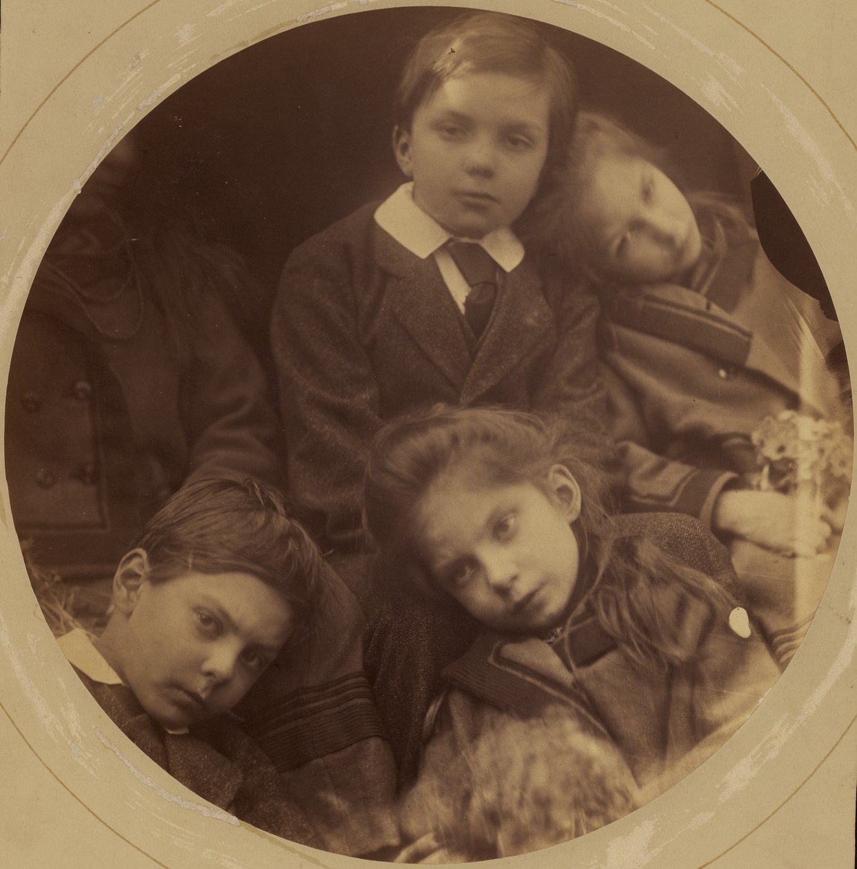 [Charles Loyd Norman és Julia Cameron Norman gyermekei: George, Archie, Charlotte és Adeline] alkotó: Julia Margaret Cameron