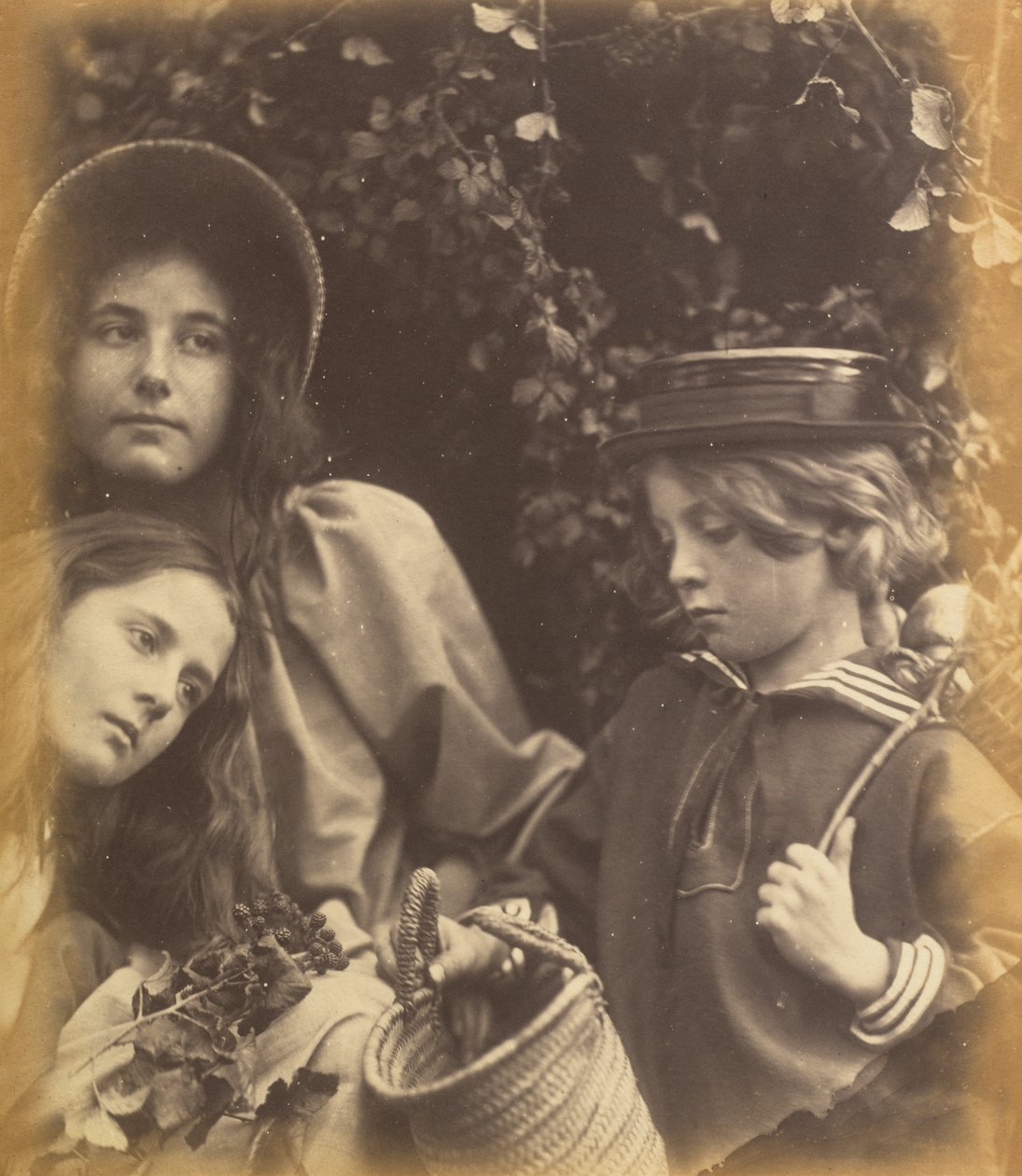 Elizabeth Keown, Kate Keown és Freddy Gould c. 1866-1868. alkotó: Julia Margaret Cameron