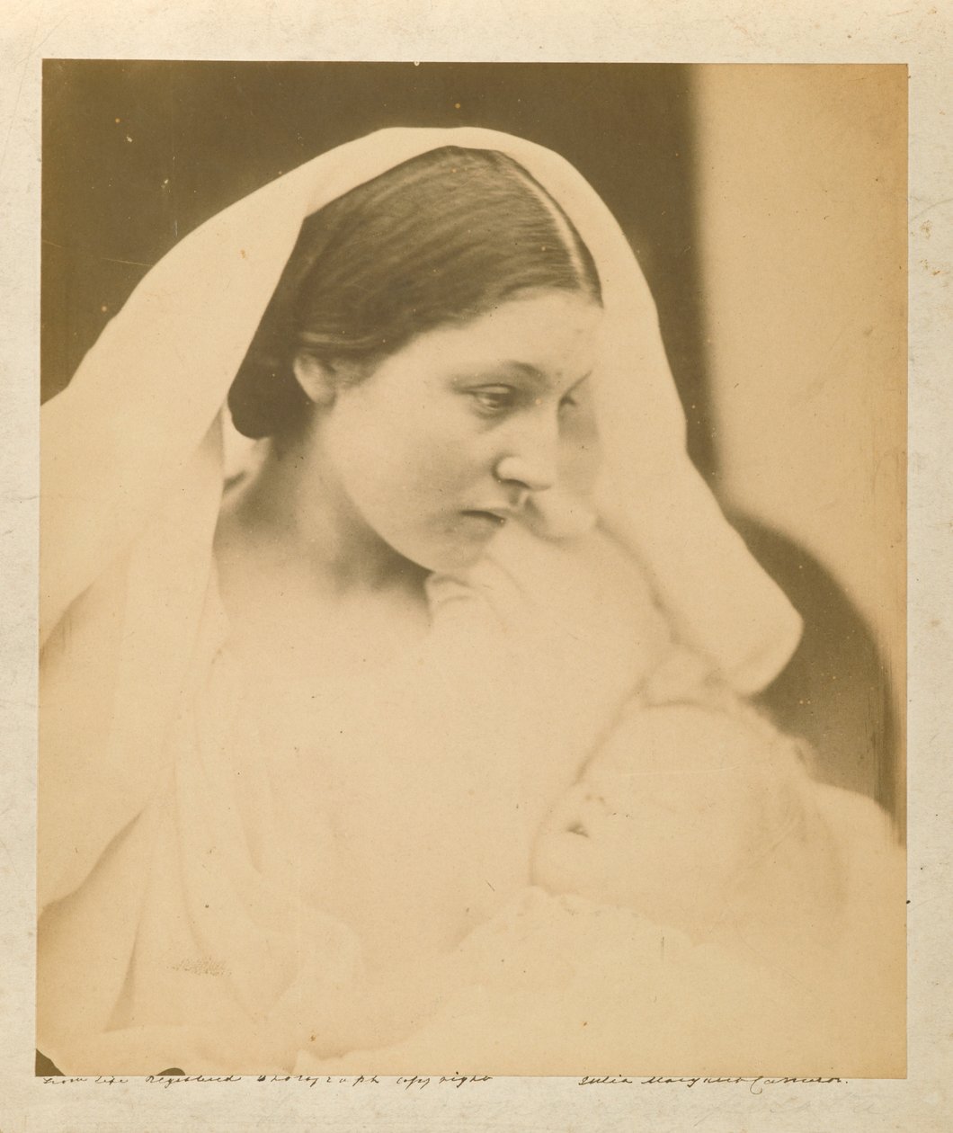 La Madonna Riposata Resting in Hope, 1864 (albumén ezüst fotó) alkotó: Julia Margaret Cameron