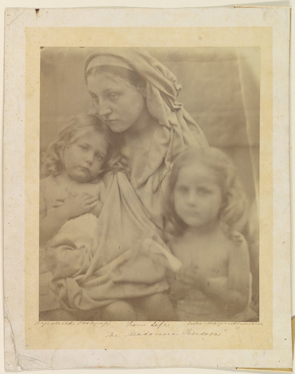A merengő Madonna alkotó: Julia Margaret Cameron