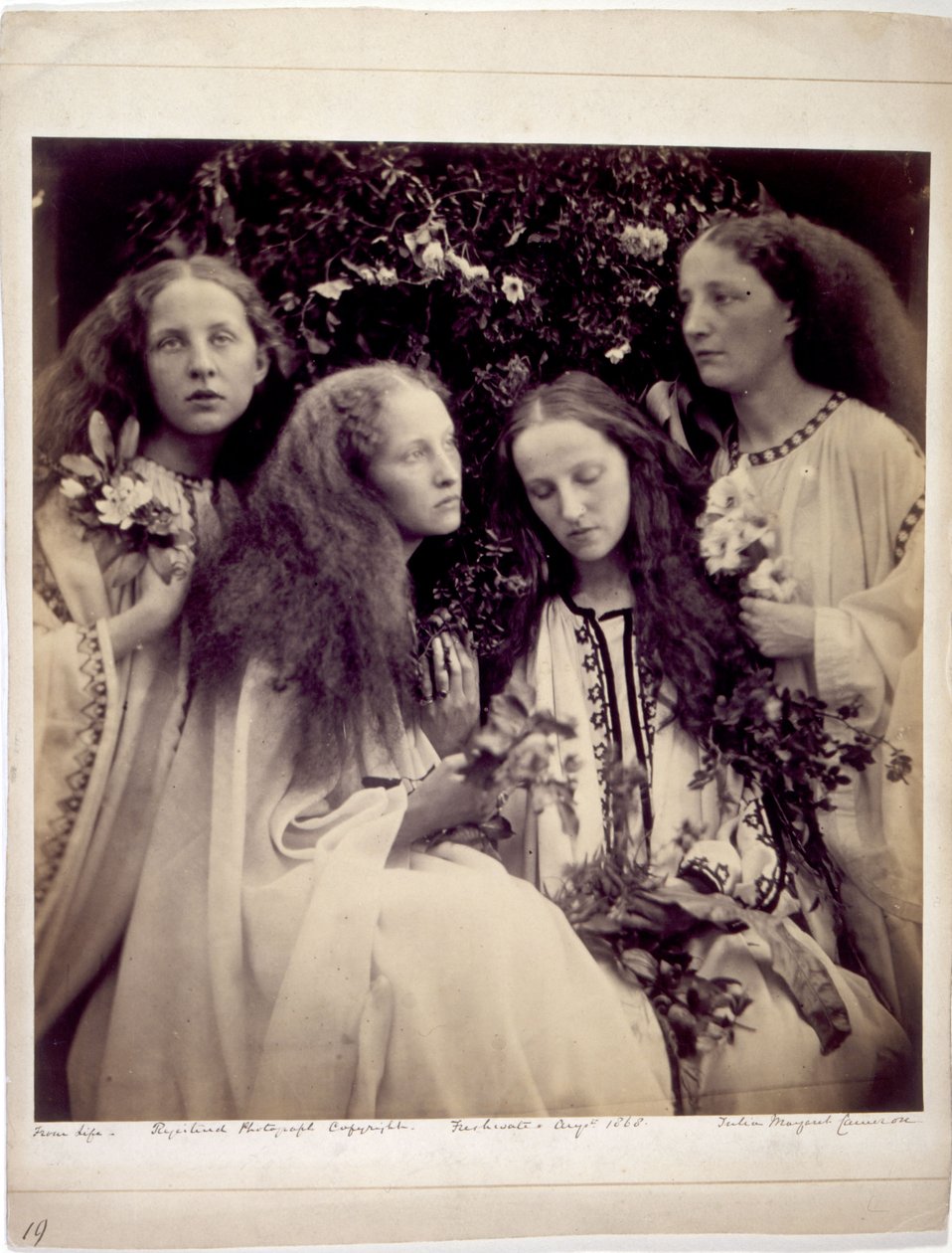 „A lányok rózsabimbókertje” - A Fraser Tytler nővérek alkotó: Julia Margaret Cameron