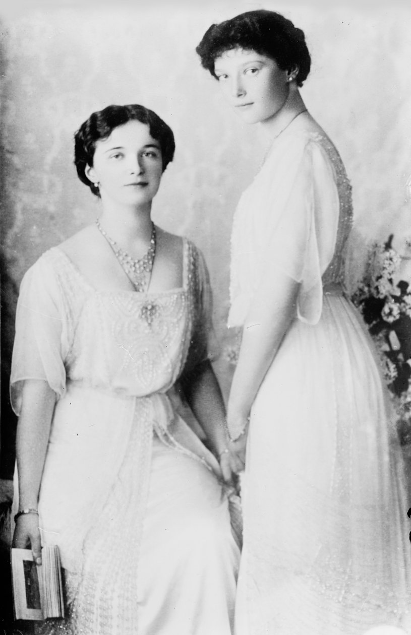 Olga és Tatyana orosz nagyhercegnők, 1910-es évek alkotó: K. von Hahn