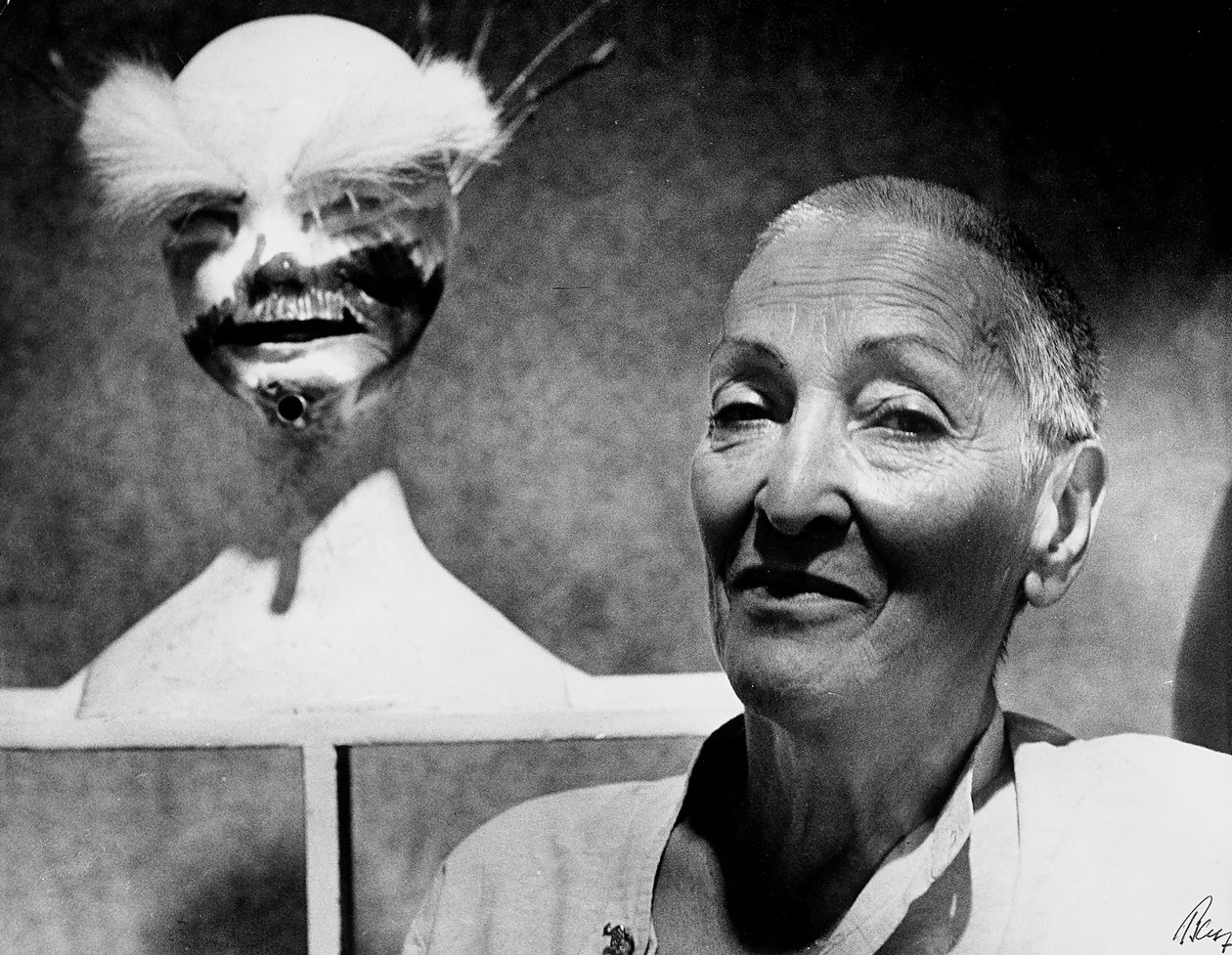 Meret Oppenheim német festő és szobrász portréja (f/w fotó) alkotó: Karl Heinz Bast