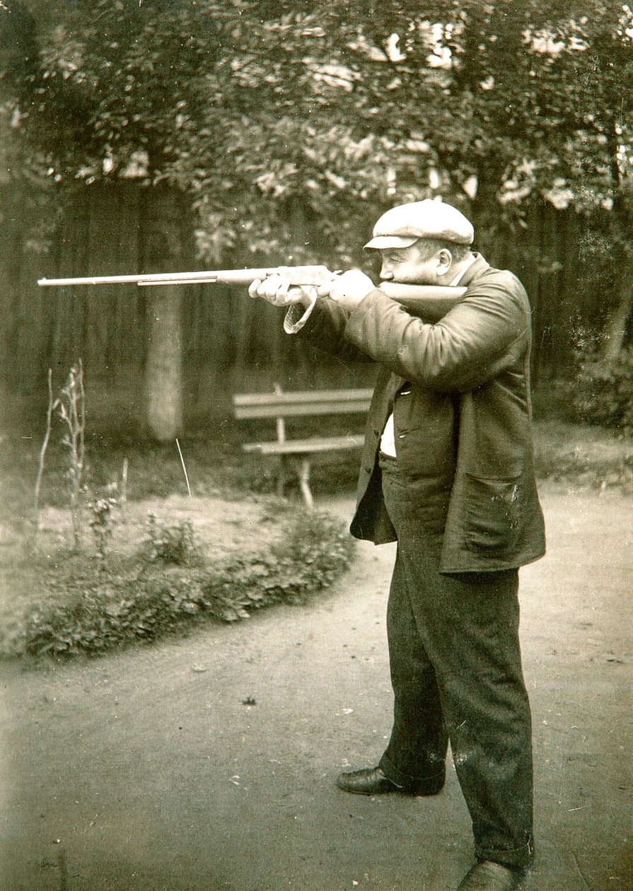 Alekszandr Kuprin orosz szerző lövöldözése, Gatchina, Oroszország, XX. század eleje. alkotó: Karl Karlovich Bulla
