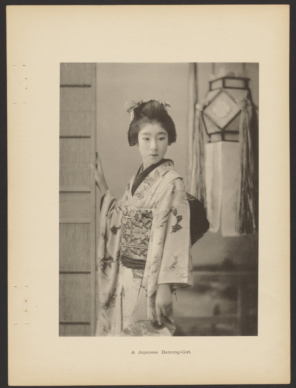 Egy japán táncoslány alkotó: Kazumasa Ogawa