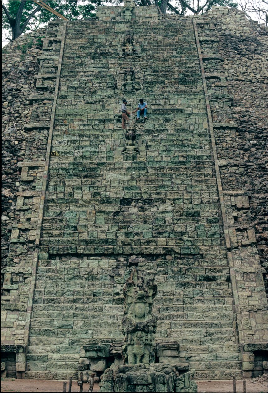 Copan, Hieroglifikus lépcső, 26-os templom, Maya, Honduras, La Ruta Maya alkotó: Kenneth Garrett