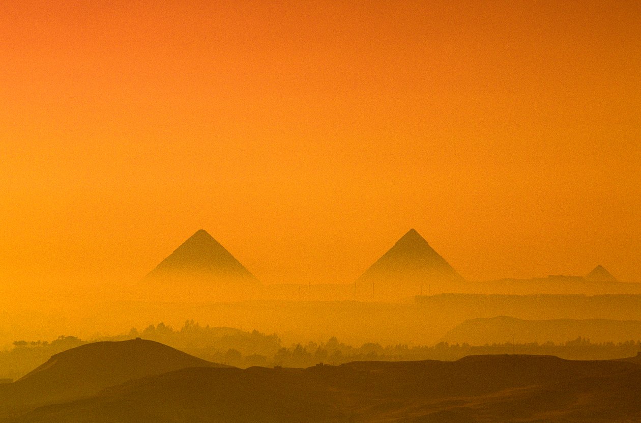 Egyiptom; Óbirodalom; Gízai-fennsík; gízai piramisok; Khufu; Khafre; Menkaure alkotó: Kenneth Garrett