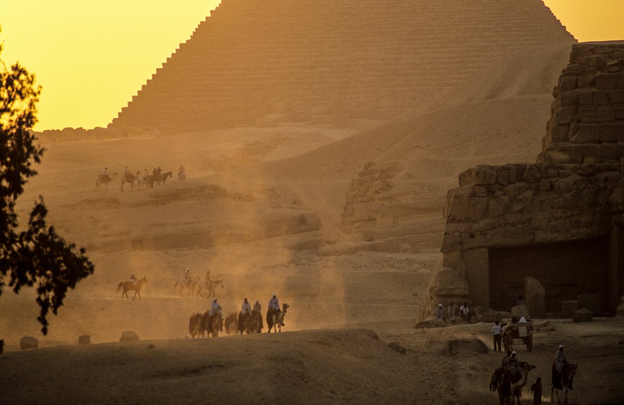 Egyiptom Óbirodalma; Gízai piramisok; Gíza; Egyiptom; Egyiptom alkotó: Kenneth Garrett
