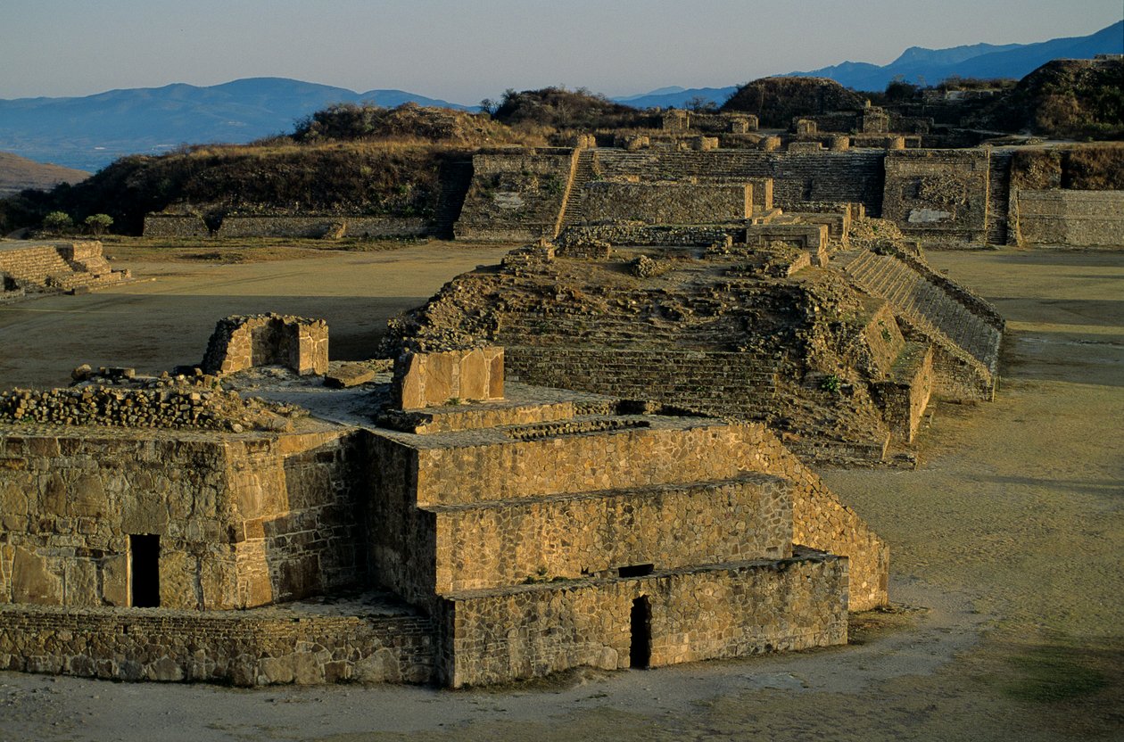 Olmec; Monte Alban; Oaxaca; Mexikó, Danzante; Zapotec alkotó: Kenneth Garrett
