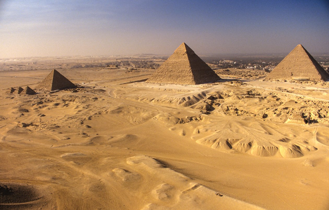 Gízai piramisok;Khafre; Khufu; Menkaure,Gíza; Egyiptom alkotó: Kenneth Garrett