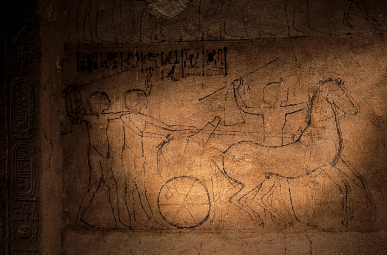 Szekeret vezető Akhenaten vázlata, Mahu sírja, "Akhetaten rendőrfőnöke",E..., 2001 (fénykép) alkotó: Kenneth Garrett