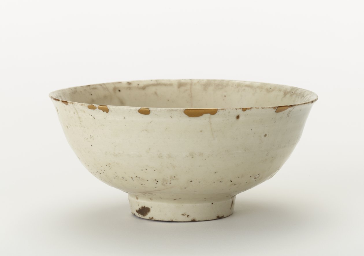 Teástál (koraijawan), 16. század vége-17. század eleje (porcelán átlátszó mázzal, aranylakk javítás) alkotó: Korean School