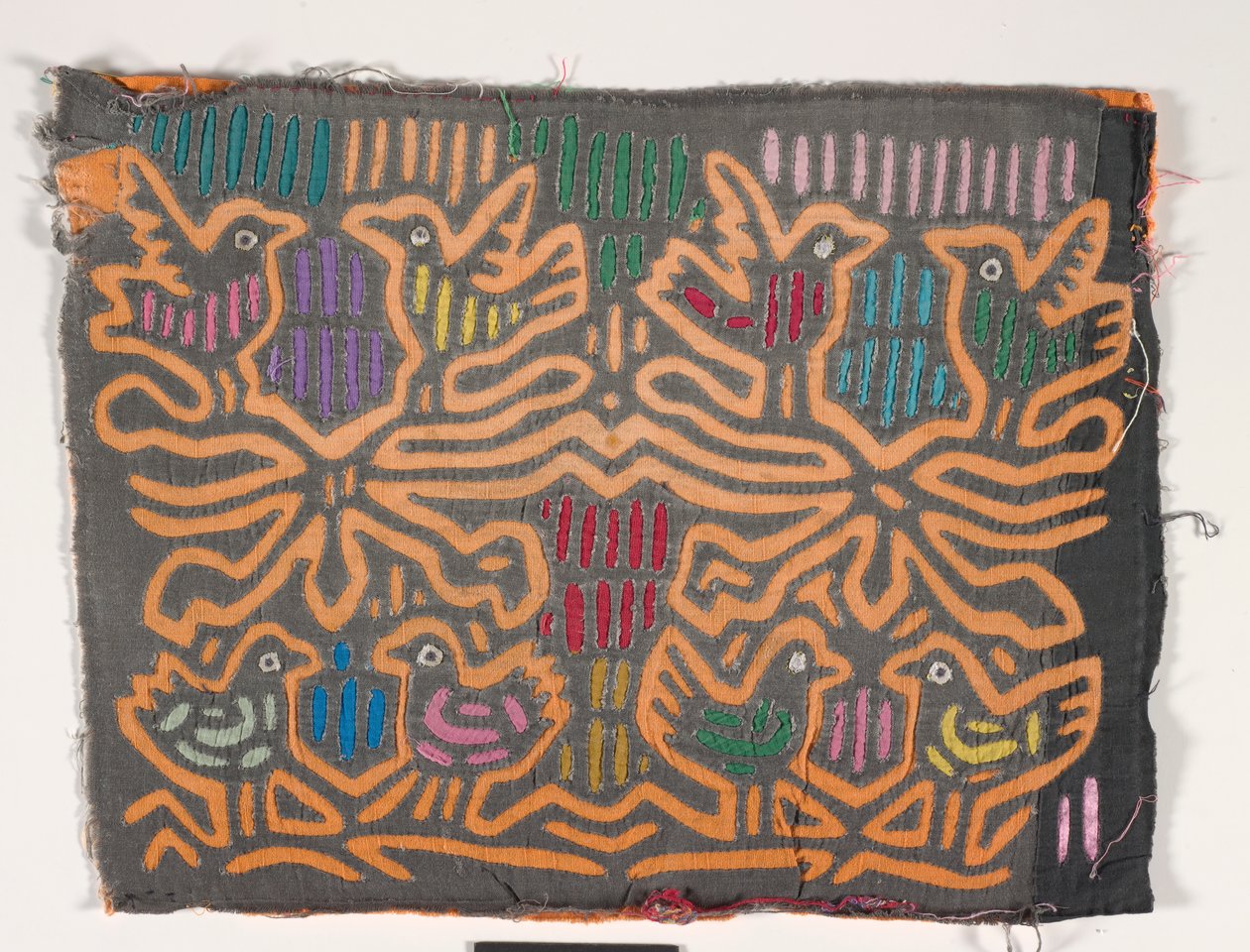 Shirt Panel (mola), 1950 körül (rátétes pamut) alkotó: Kuna Indian Culture