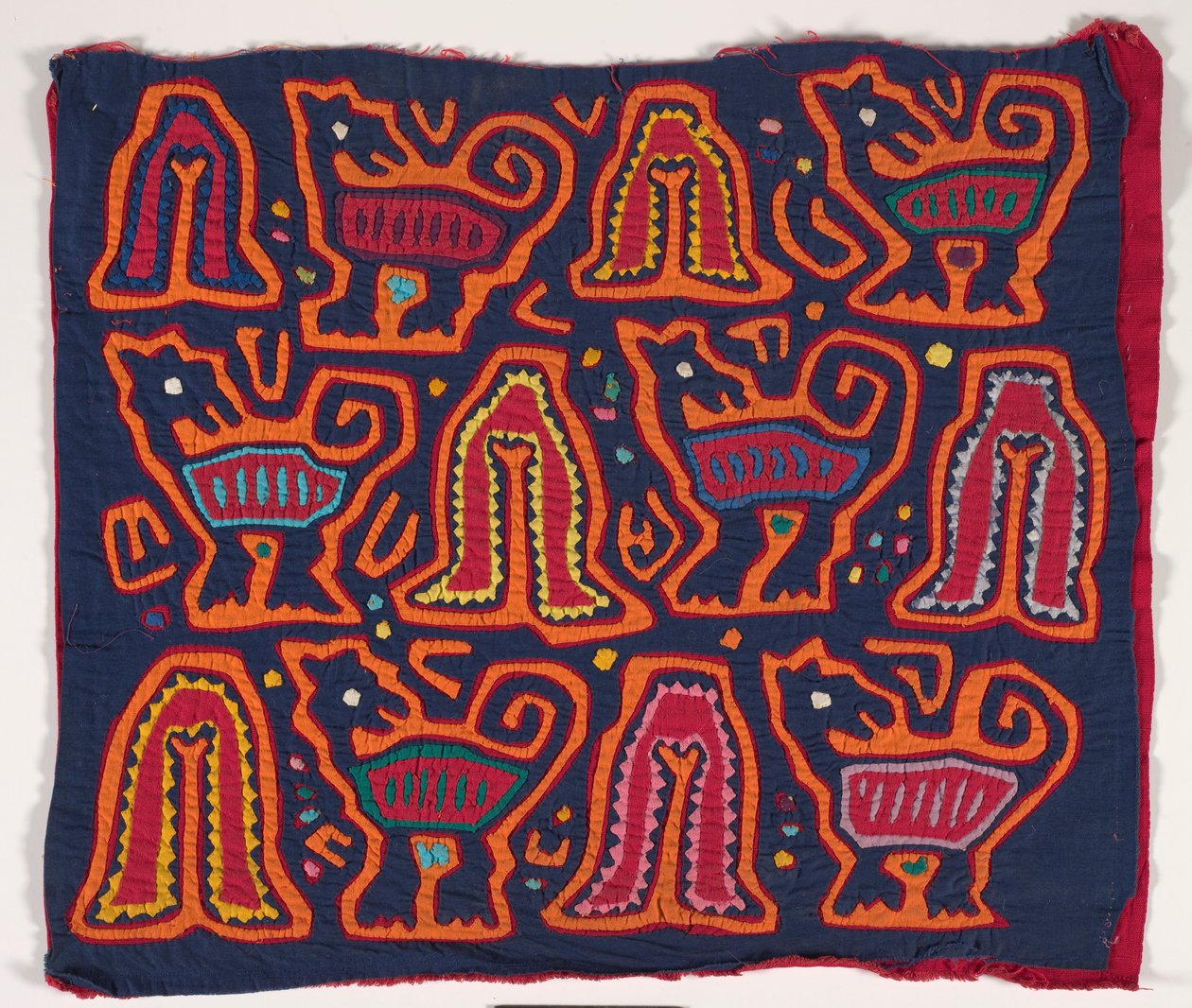 Ing panel (mola) (ratasztott pamut) alkotó: Kuna Indian Culture