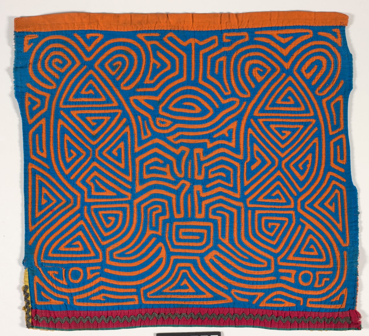 Ing panel (mola) (ratasztott pamut) alkotó: Kuna Indian Culture