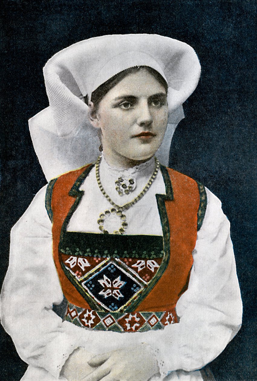 Norvég népviseletet viselő nő, c1890 alkotó: L Boulanger