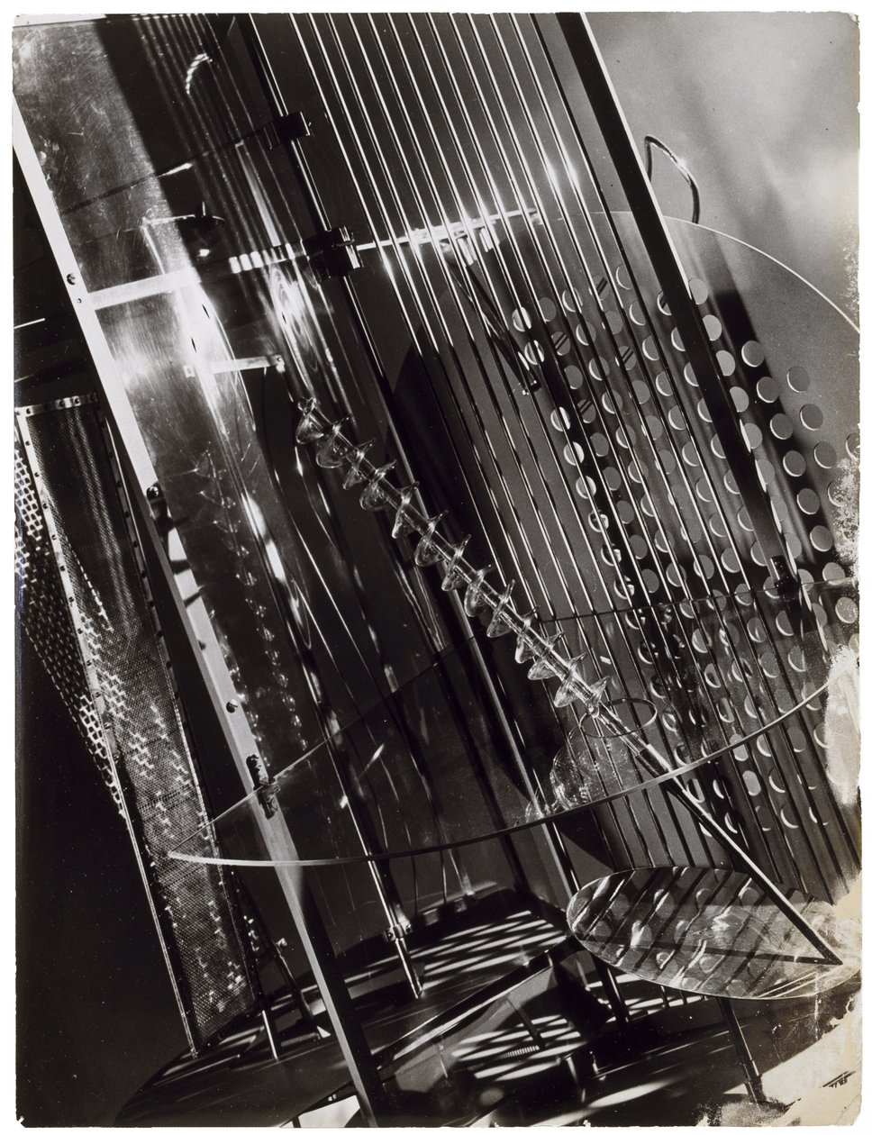 A Fény-tér modulátor alkotó: Laszlo Moholy Nagy