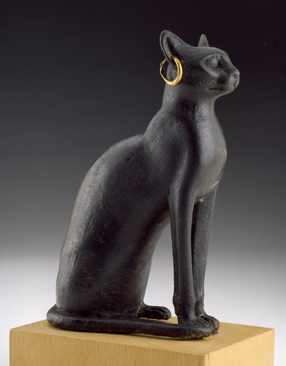 Bubastis Bastet istennőnek szentelt macska szobor alkotó: Late Period Egyptian