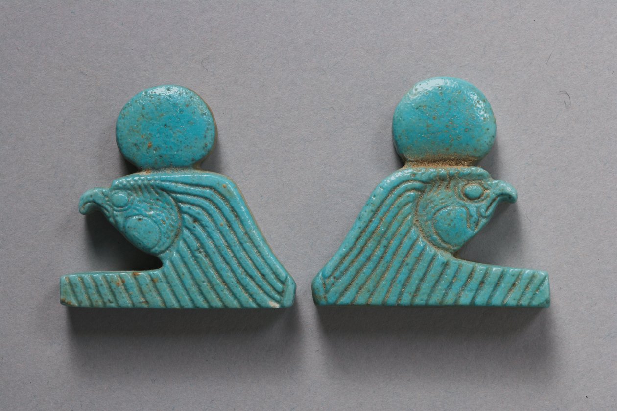 Falcon fejű nyaklánc kivezetések (fajansz) alkotó: Late Period Egyptian