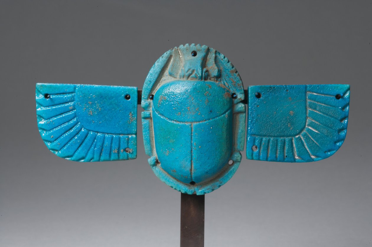 Szárnyas szkarabeusz (fajansz) alkotó: Late Period Egyptian