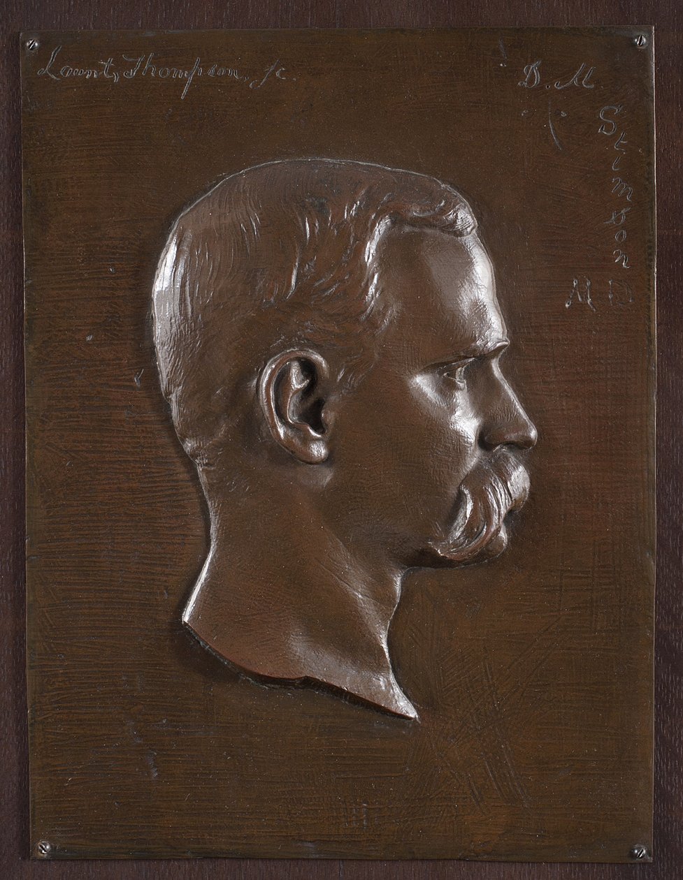 Dr. Stimson portrédomborműve, 1880 körül (bronz) alkotó: Launt Thompson