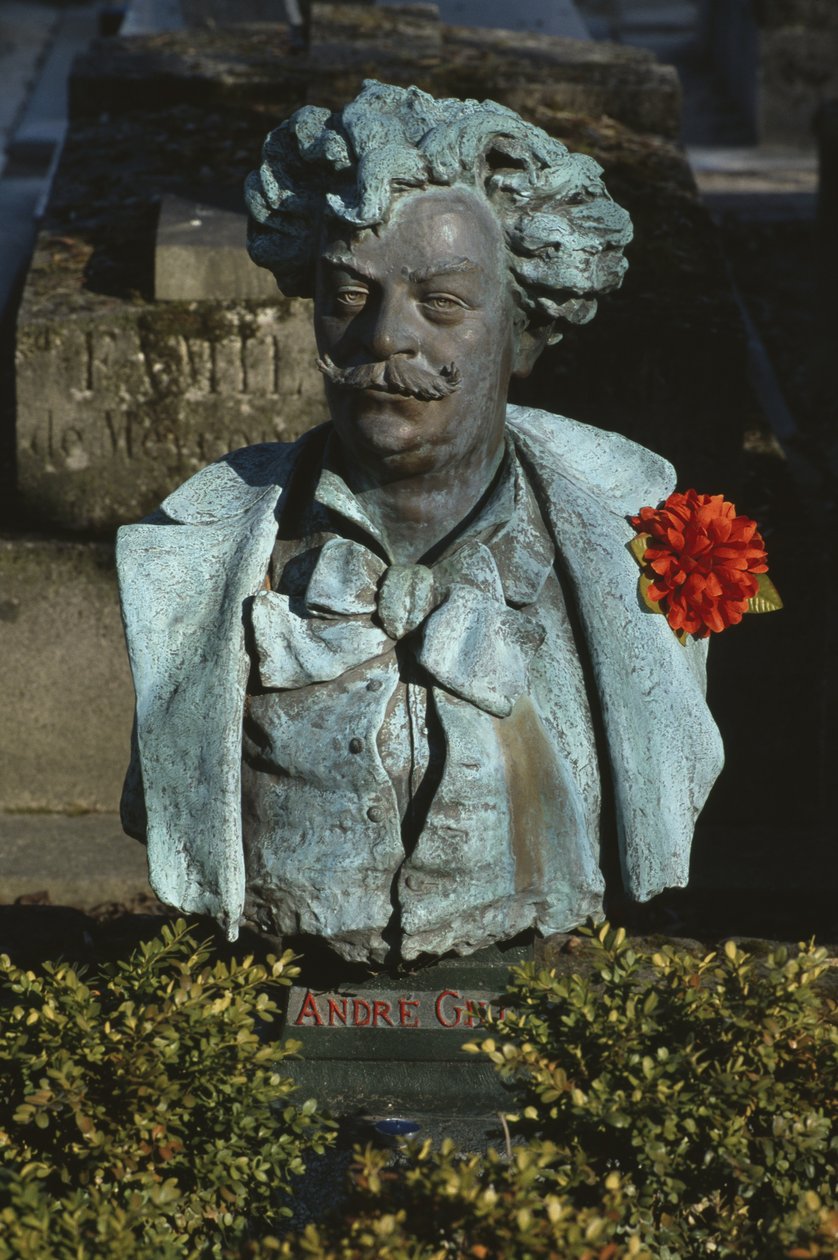 Andre Gill mellszobra (bronz) alkotó: Laure Coutan