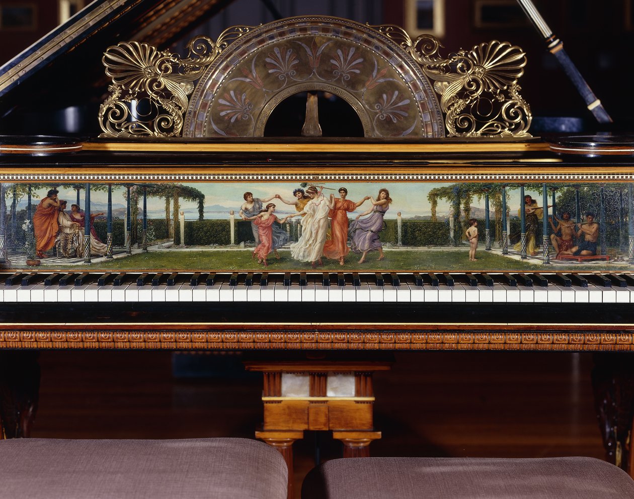 Egy nagyon fontos zongorafort, amelyet Sir Lawrence Alma-Tadema tervezett, Steinway New York akciója. 1887-ben épült. alkotó: Lawrence Alma Tadema