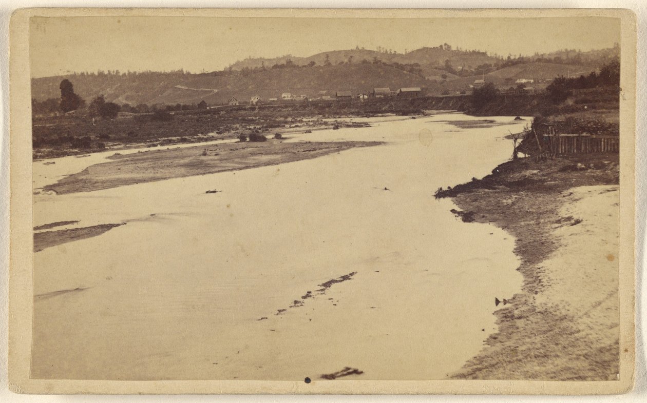 A San Lorenzón felfelé tekintve, a gyaloghídról, Santa Cruz. alkotó: Lawrence and Houseworth