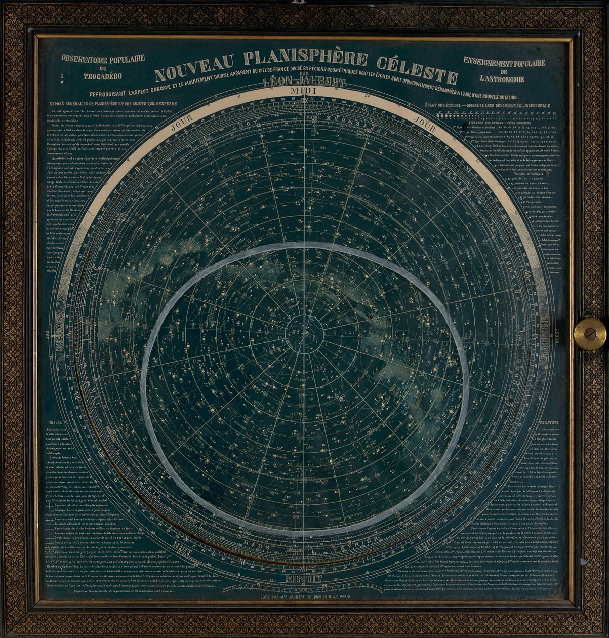 Sötétkék alapon fehérrel nyomtatott planiszféra, 1900 körüli (karton, aranyozott) alkotó: Leon Jaubert