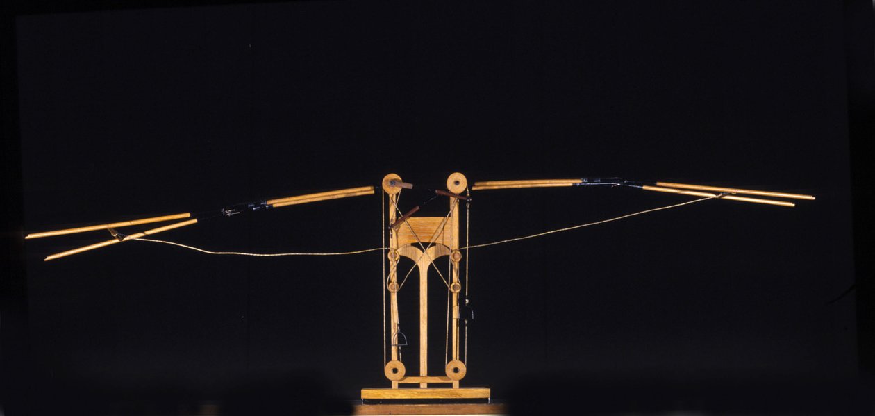 Gép szárnyas szárnyas repüléshez. Modell Leonardo da Vinci (Leonardo da Vinci) rajzából. Tudományos és Technológiai Múzeum, Milánó. alkotó: Leonardo da (after) Vinci