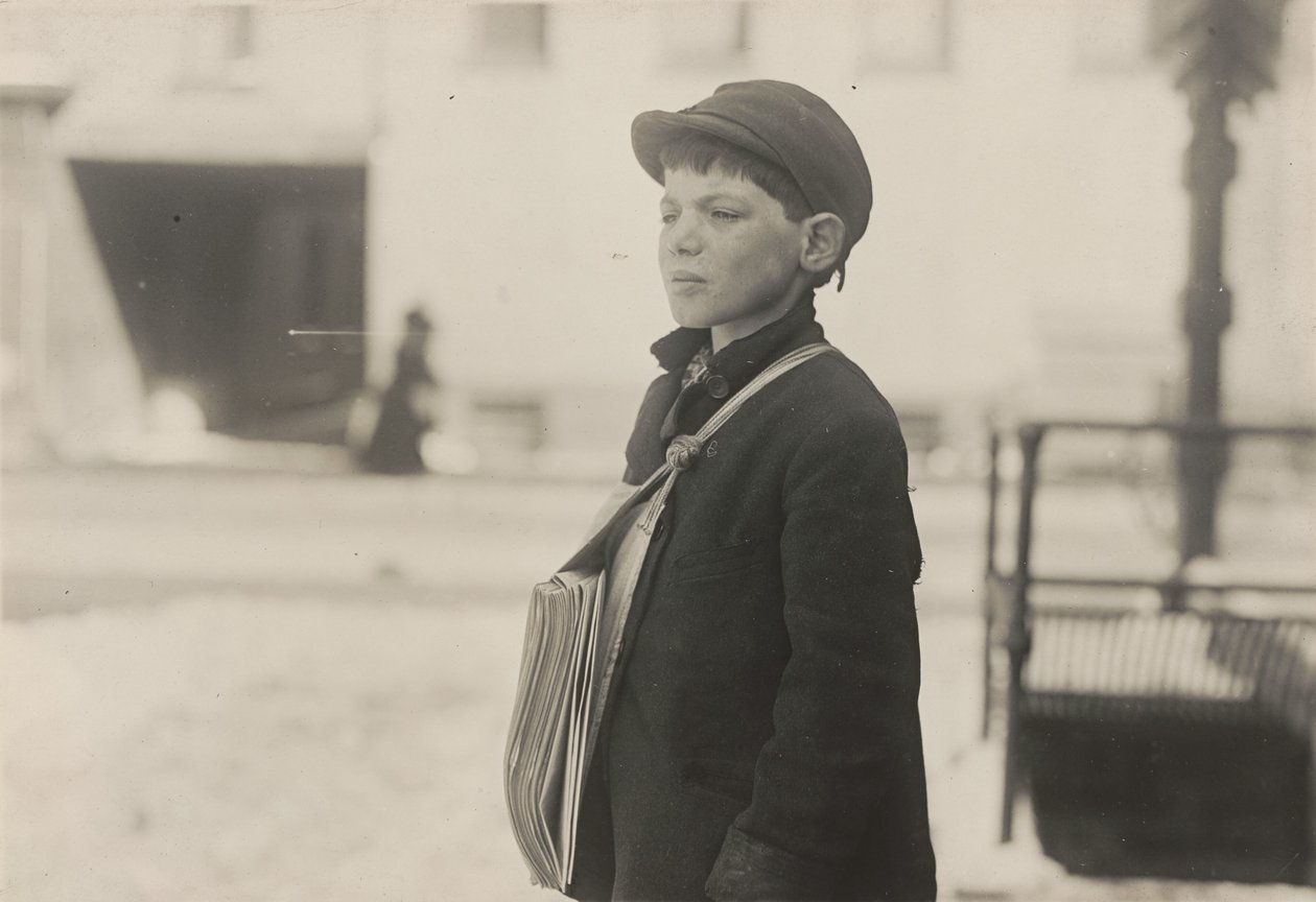 Tony Casale, "Bologna", 11 éves, 4 éve árult újságokat, Hartford, Connecticut, 1909. március alkotó: Lewis Hine