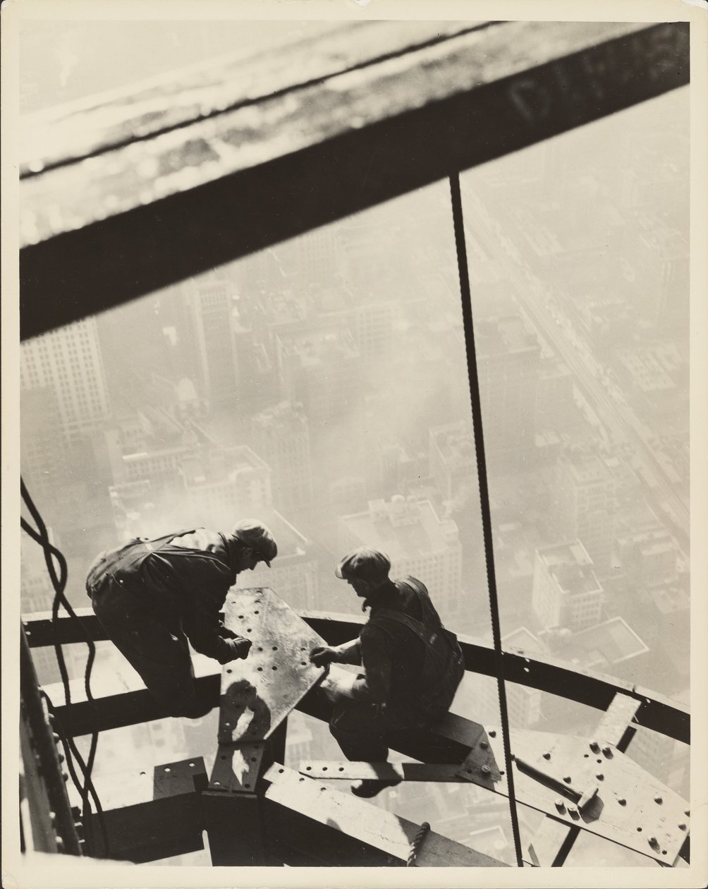 Empire State Building, New York alkotó: Lewis W. Hine