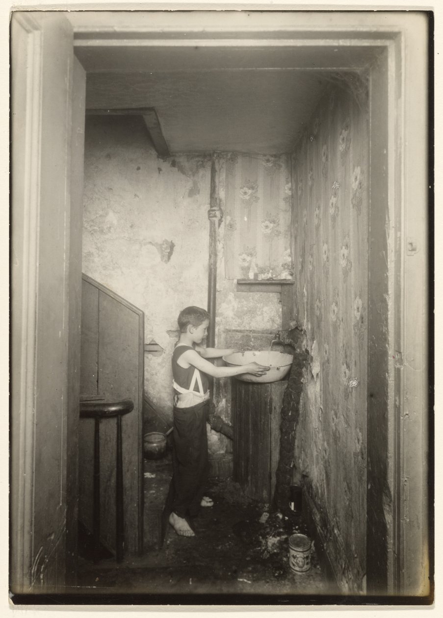 Egy csap az egész bérházra, N.Y. alkotó: Lewis W. Hine