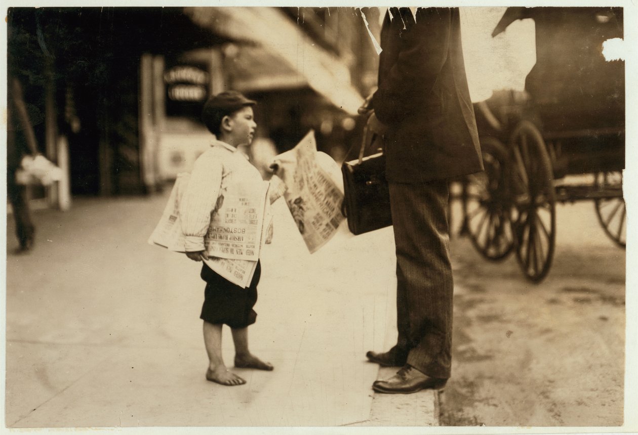 A 6 éves újságos, Hyman 18 óráig árulja az újságokat. Lawrence-ben, Massachusetts államban, 1911 alkotó: Lewis Wickes Hine