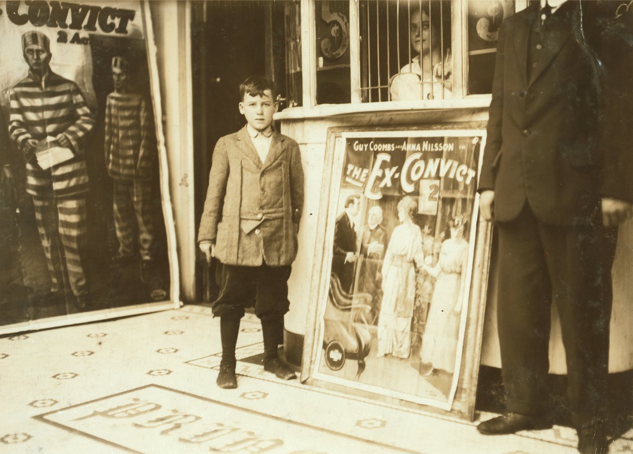 Brown McDowell 12 éves jegyszedő a Princess Színházban alkotó: Lewis Wickes Hine