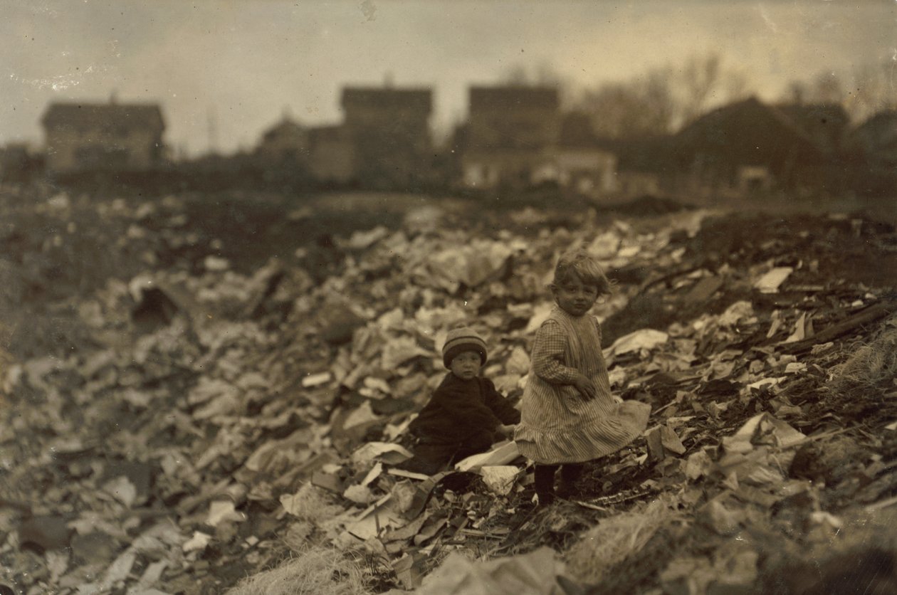 Gyerekek egy Rhode Island-i szeméttelepen alkotó: Lewis Wickes Hine